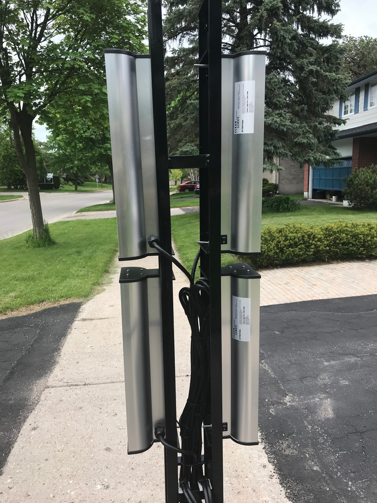 The working arm of JWD utility pushcart is a result of curious mechanical designer concept