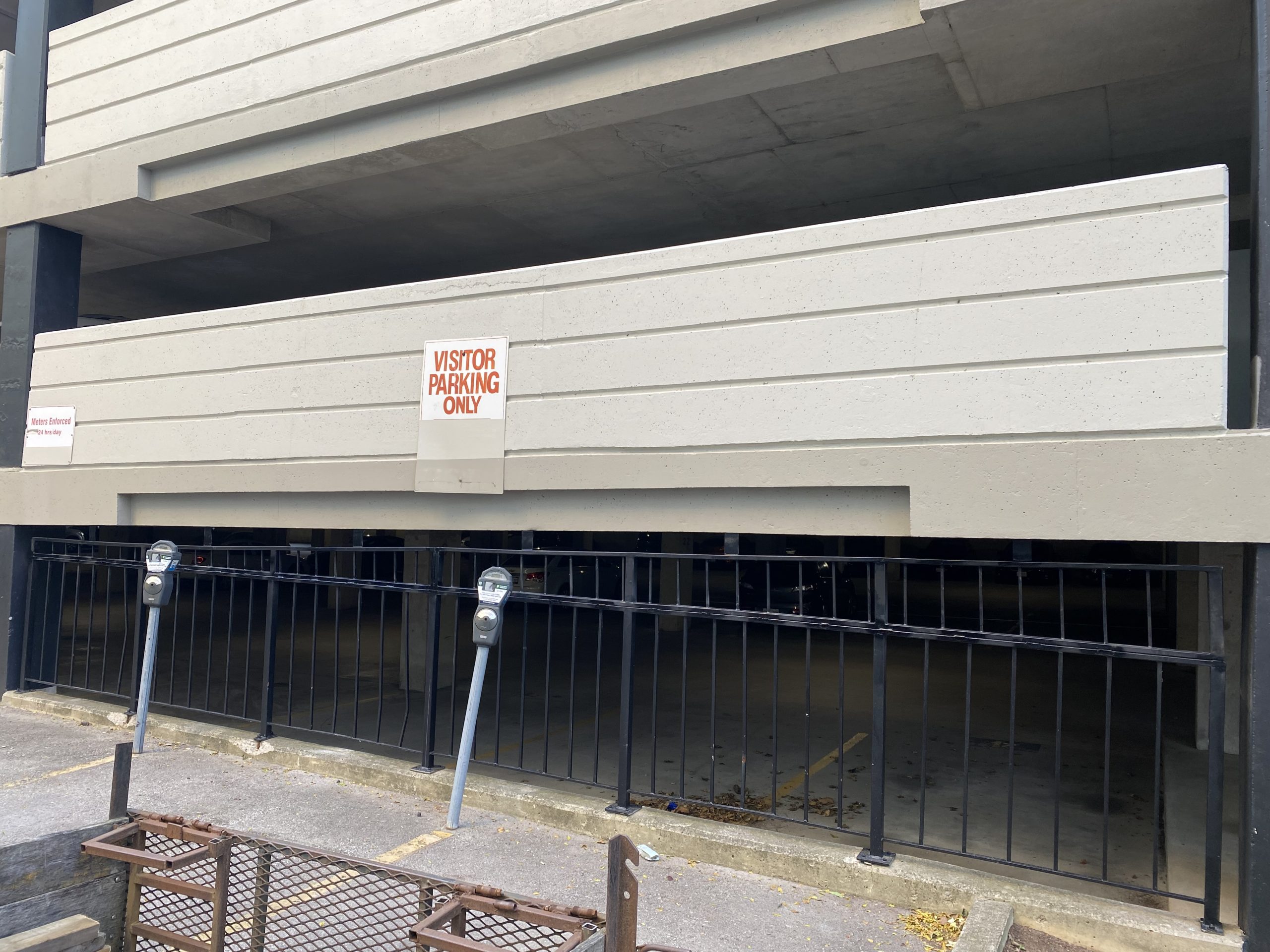 Properly installed guardrail makes access impossible for burglars. JW Portable Welding & Repairs, London, Ontario, 2021