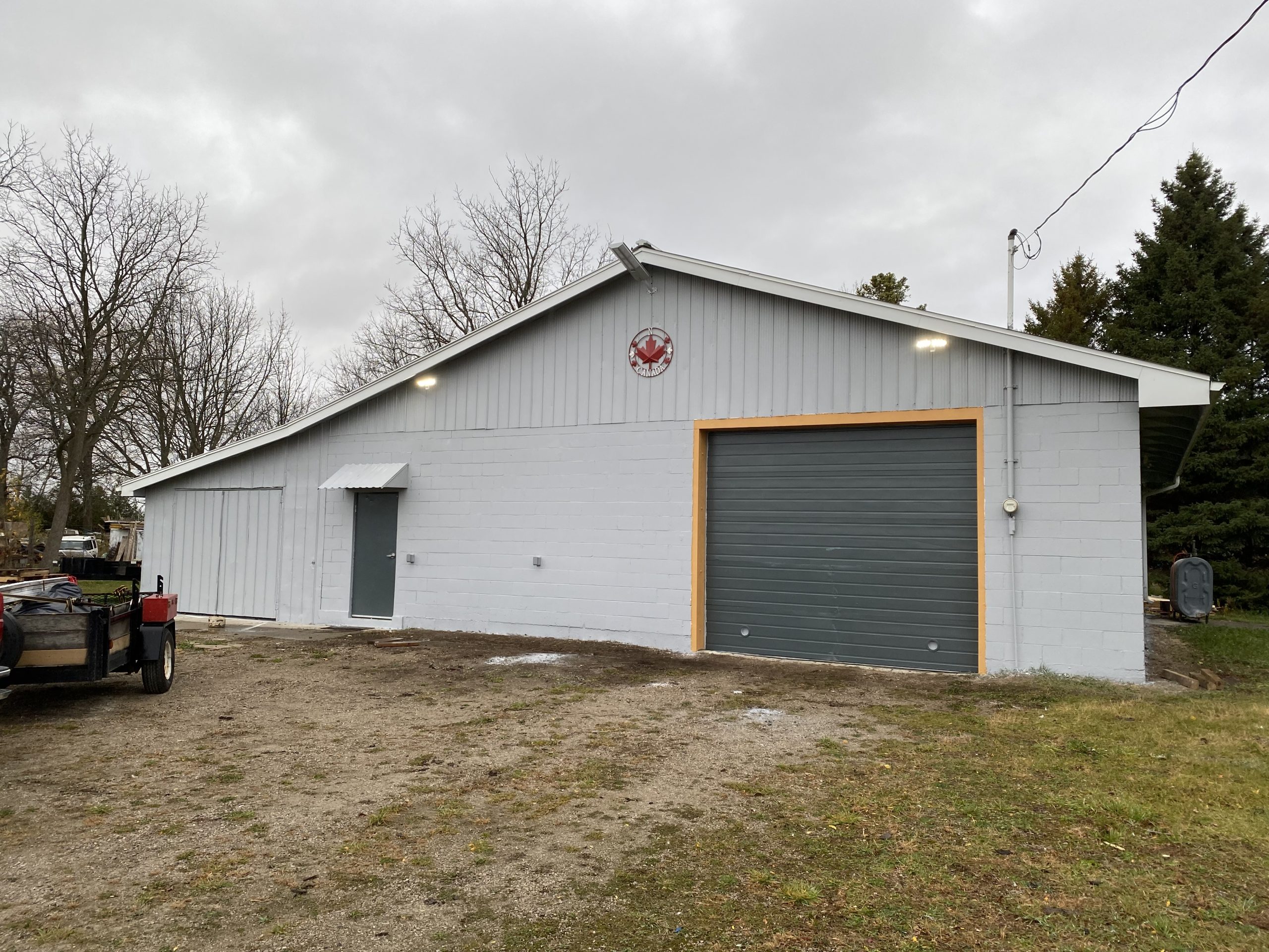 The JW Portable Welding & Repairs and JW Investrade Inc. joint shop allows for secure, technically advanced and comfortable operation of multiple welding and fabrication services including crack welding, equipment modification, loading docks repair, safety guards fabrication, cast welding and fabrication of Vehicular Traffic Metal Grating as well as boat repair